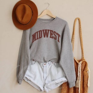 Midwest Sweatshirt,Homebody Shirt,Midwest is Best shirt,Midwest Lover,Custom City Sweatshirt,Vintage Retro Sweatshirt,Oversized Sweatshirt