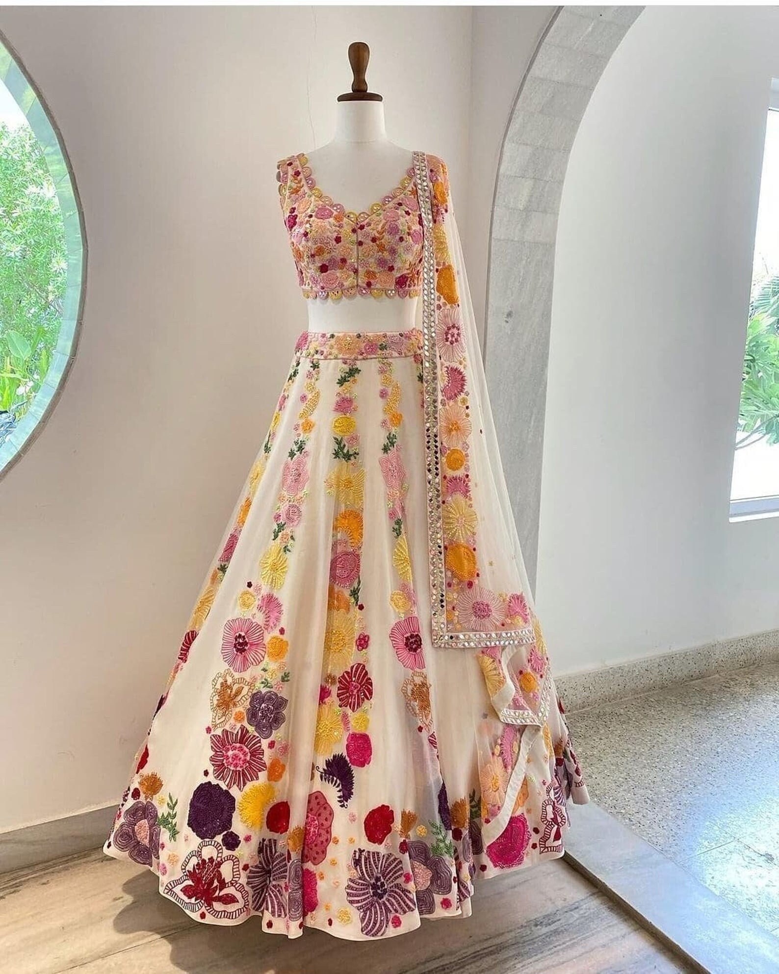 Flower lengha 2025