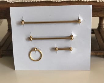 Mini Dollhouse 1:12 Scale Gold Towel and Toilet paper rack set
