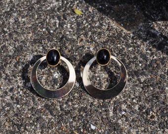 Earrings, ear stud, golden circle, black cabochon