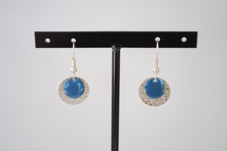 Boucles d'oreilles, crochet ,sequin argent, sequin émaillé bleu image 1