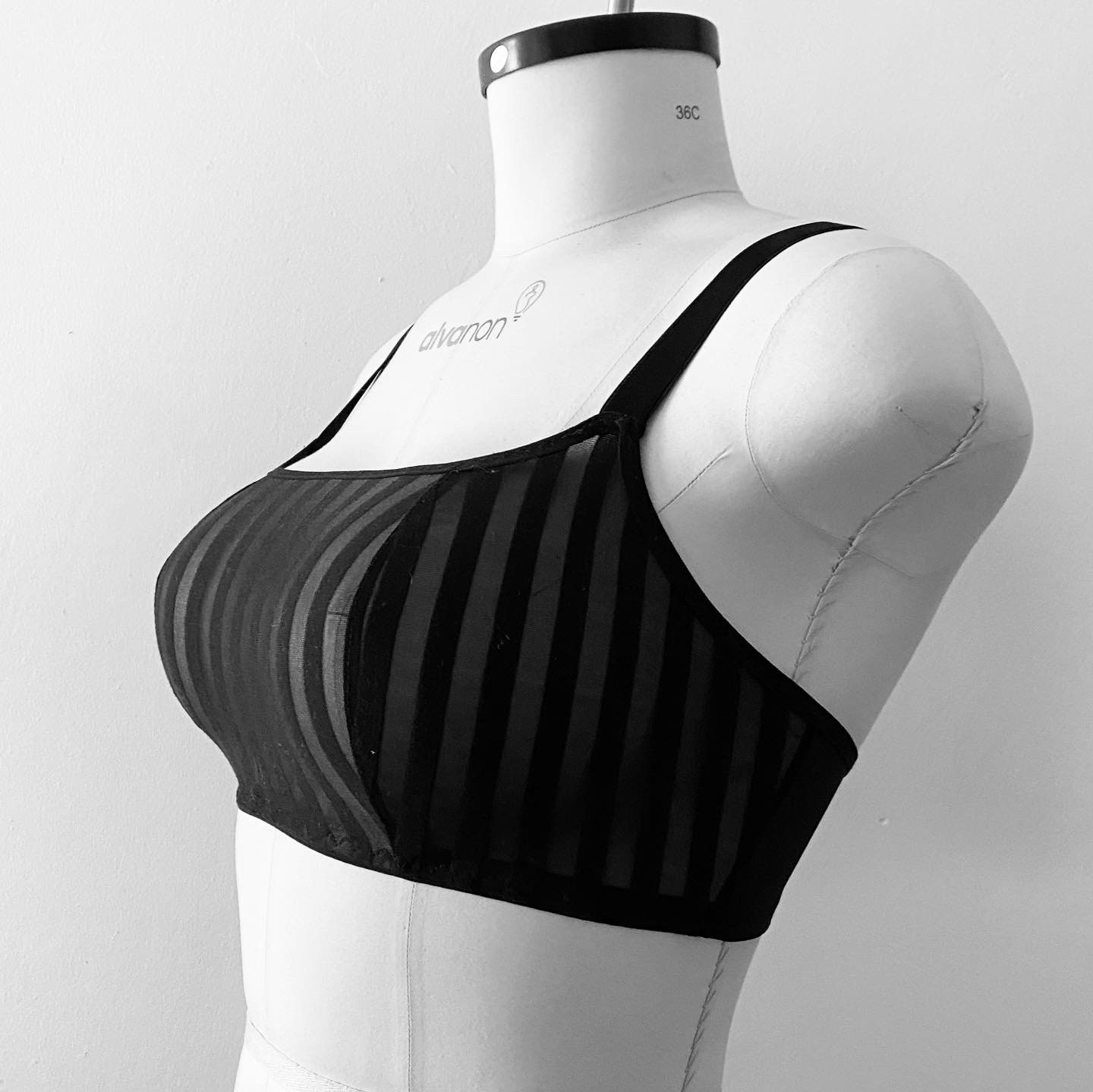 PDF Sewing Pattern Belgravia Non-stretch Bralette Vertical Seamed Bandeau  Style Unwired Soft Bra Instant Download -  Israel
