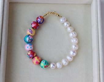 Bracelet de perles de perles d'eau douce – bracelet de perles de verre, bracelet de perles, bracelet floral, argile polymère, bracelet en or 18 carats, cadeau pour elle