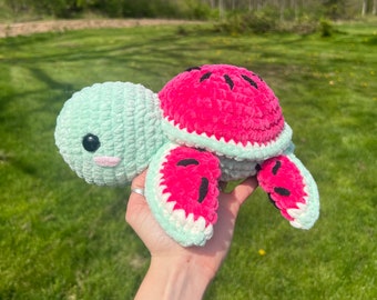 Tortuga súper felpa de crochet de sandía - tamaño mediano