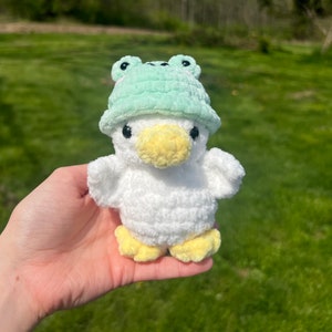 Mini baby duck in frog hat - super soft crochet plushie- duckling plushie