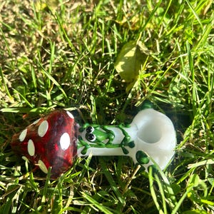 TOBACCO GLASS 4.5” Red Elvis Mushroom Glass Pipe & Green Frog (Handmade)