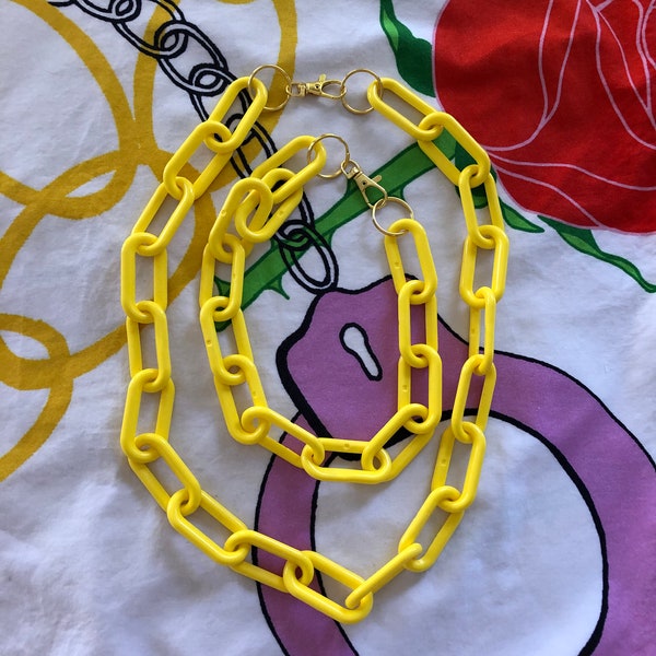 Chunky plastic "gold" chain necklace various lengths