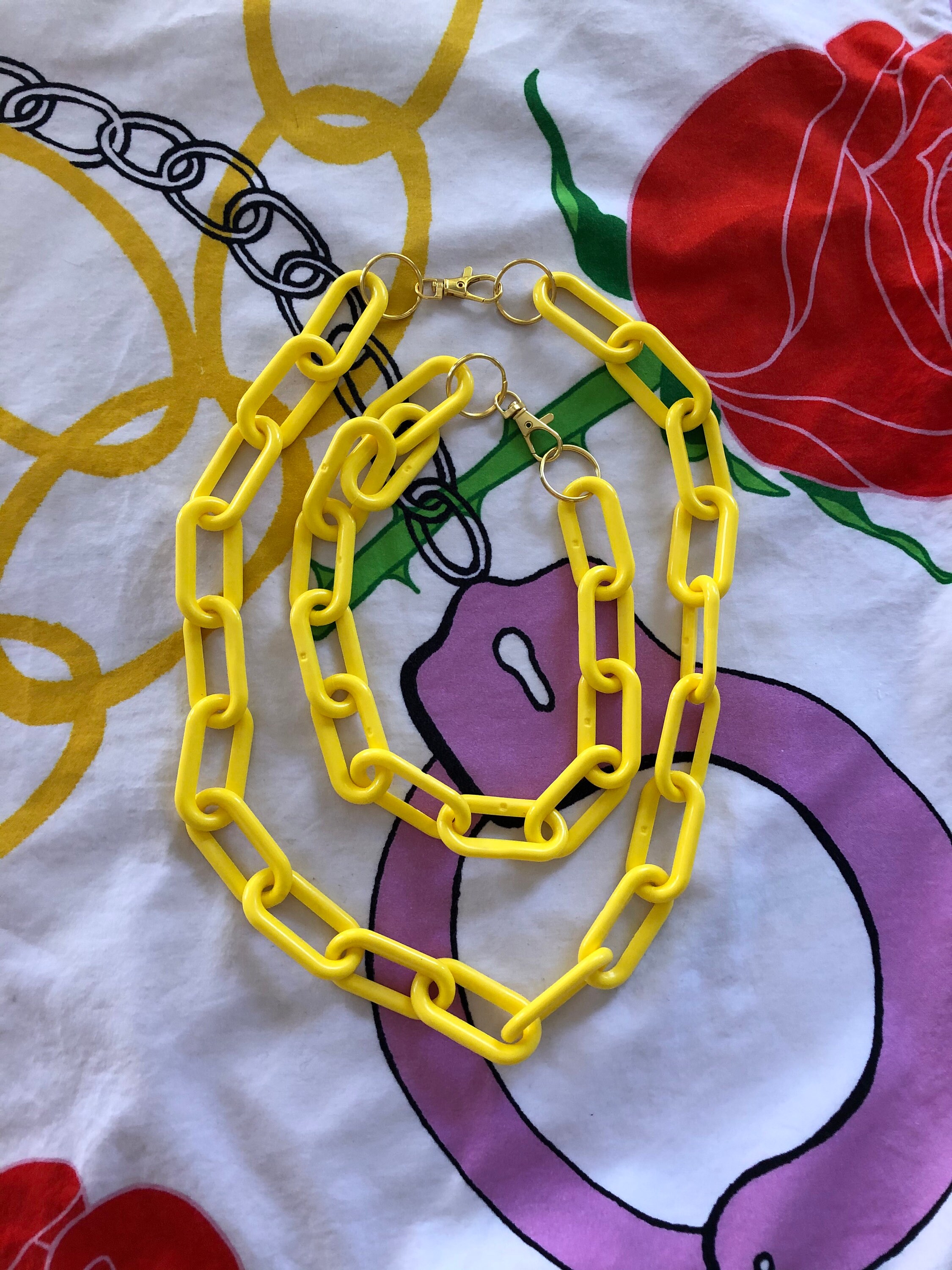 Chunky plastic gold chain necklace various lengths Etsy.de