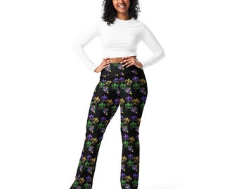 Leggings acampanados negros con flores de lis y cuentas de Mardi Gras