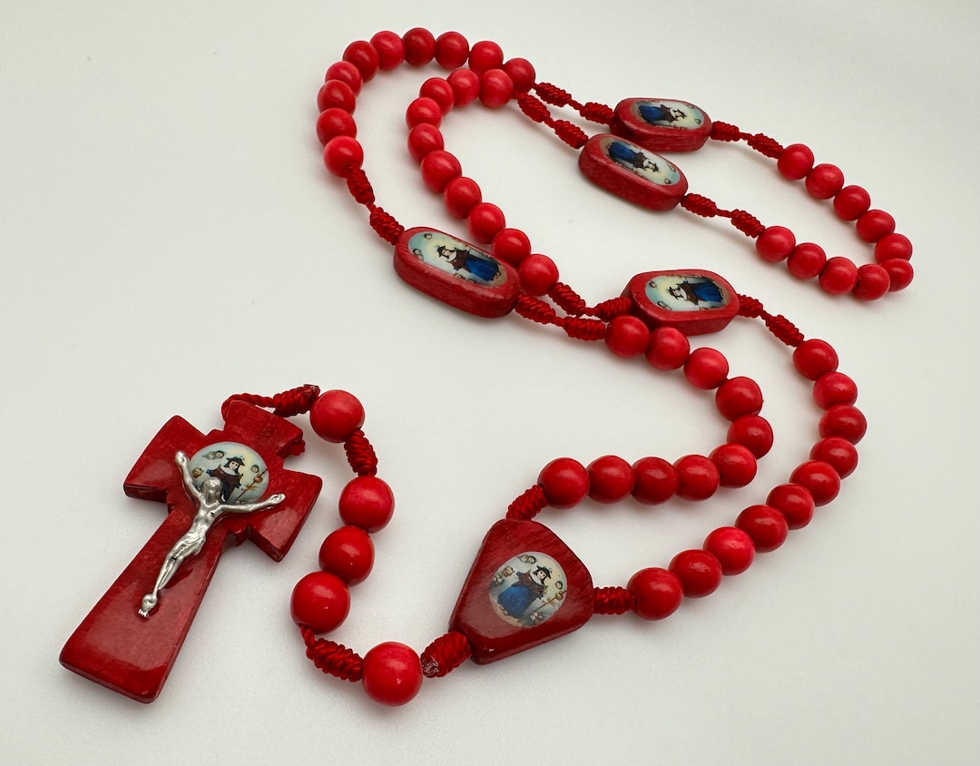 Rosario Rojo De El Santo Niño De Atocha Con Cruz De Madera - Etsy