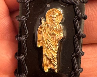 Placa de ouro San Judas Escapulario cómo cor negro doble imagen