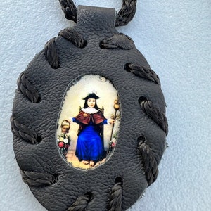 escapulario del santo niño de atocha color negro