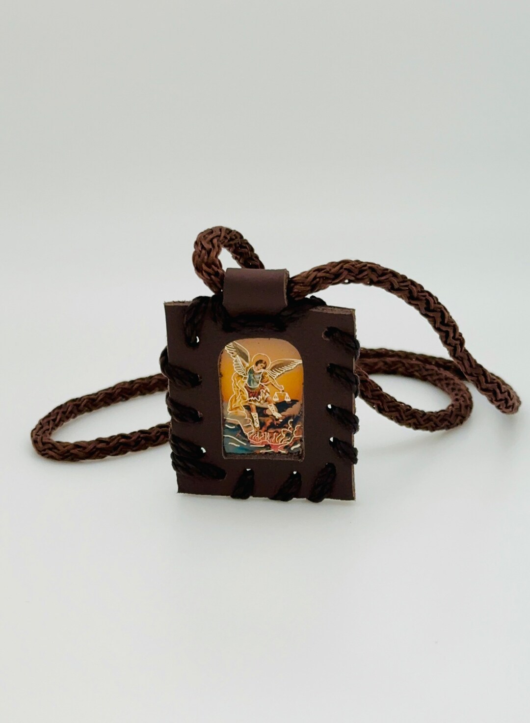 San Miguel Arcángel Escapulario Necklace - Tejido con Hilo San Miguel Arcángel Escapulario Necklace - Tejido con Hilo