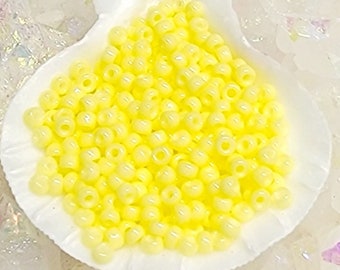 NEW! Duracoat Opaque Light LEMON ICE ~ Miyuki 11/0 Round Glass Seed Beads ~ 15 Grams ~ # 4451 ~