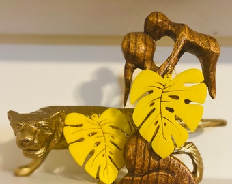 Acrylic Monstera Leaf Earrings, tropical Earrings, leaf earrings, banana leaf earrings, tropical accessories, tropical jewelry, boho jewelry