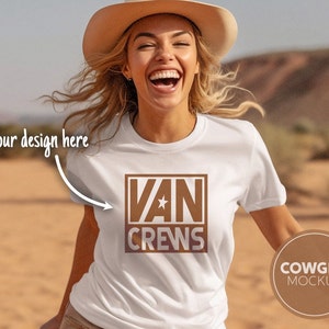 Blonde Cowgirl mockup, witte mockup, T-shirt mockup, tee mock, witte tshirt mockup, blonde vrouw mockup, fashion model