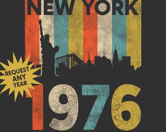 T-shirt rétro New York 1976 PNG, illustration vintage d'horizon de la ville, souvenir de voyage Statue de la liberté, rayures rétro, art mural (fichier numérique)