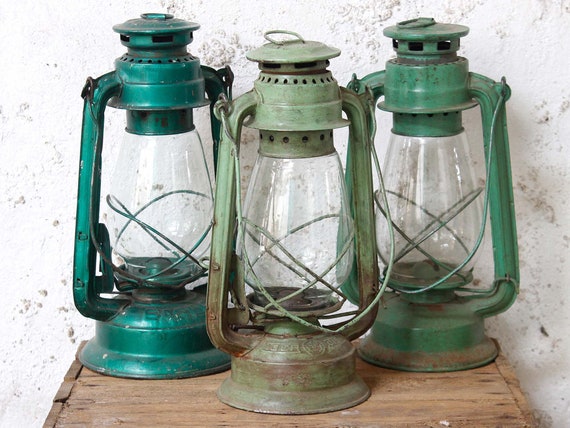 Tenen pint Wennen aan Green Vintage Storm Lamp - Etsy