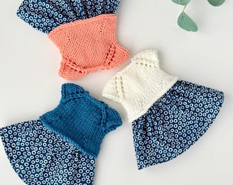 Conjunto de ropa hecho a mano para muñecas de 33 a 40 cm: top y falda de punto.