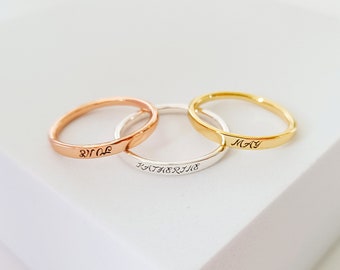 Gepersonaliseerde naam ring • Aangepaste stapelringen • Delicate gegraveerde ring • Eerste ring • Cadeau voor haar