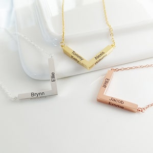 Personalisierte V Halskette,Personalisierter Name Dreieck Halskette,V Dreieck Halskette,Gravierte Halskette,Gold V Halskette,Geschenk für Sie