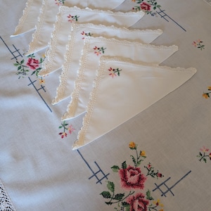 Vintage Tablecloth: Hand Embroidered Colorful Florals, Crochet Lace Inserts and border, 6 Napkins
