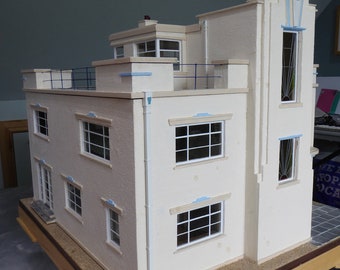 1:24 scale Art Deco dollhouse