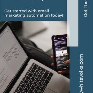 K&ouml;nnte beinhalten: Das Bild zeigt einen Laptop und ein Smartphone mit dem Text "Email Welcome Series Templates" und "Get started with email marketing automation today!". Eine Hand tippt auf der Laptop-Tastatur. Die Website-Adresse brittanywhitevolks.com ist sichtbar.