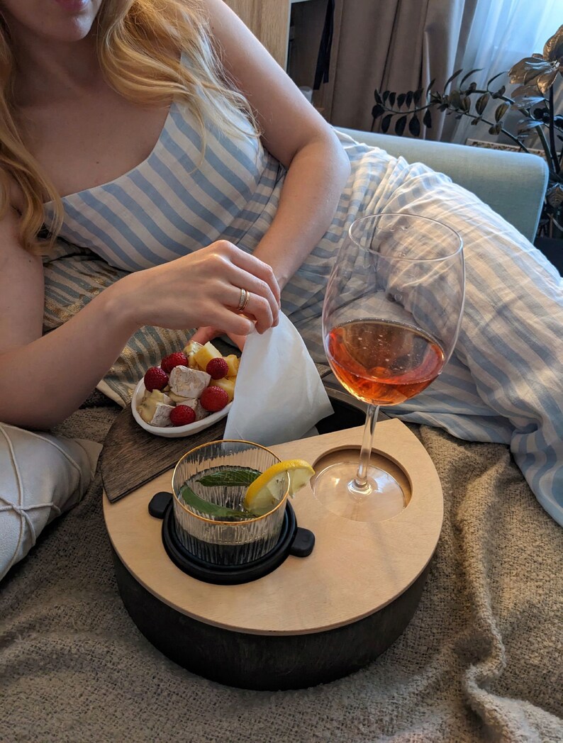 Wooden Non Spill Couch Cup Holder, Recycled Plastic Gyroscope Cup Holder, Antispill Sofa Bed