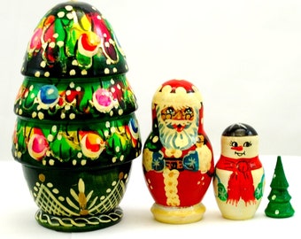 Kerstboom / Nieuwjaarsspeelgoed / Matreshka / Poppen / Kerstman / Handgeschilderde stacing poppen / 4 plaatsen voor een cadeau / Kerstversieringen