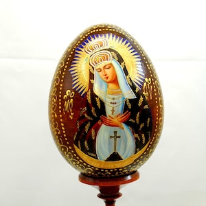 Oeuf de Pâques orthodoxe en bois / Icône orthodoxe / Mère de Dieu / Cadeau artistique / Feuille d'or / Fait main / Article de collection / Or et argent en couleur