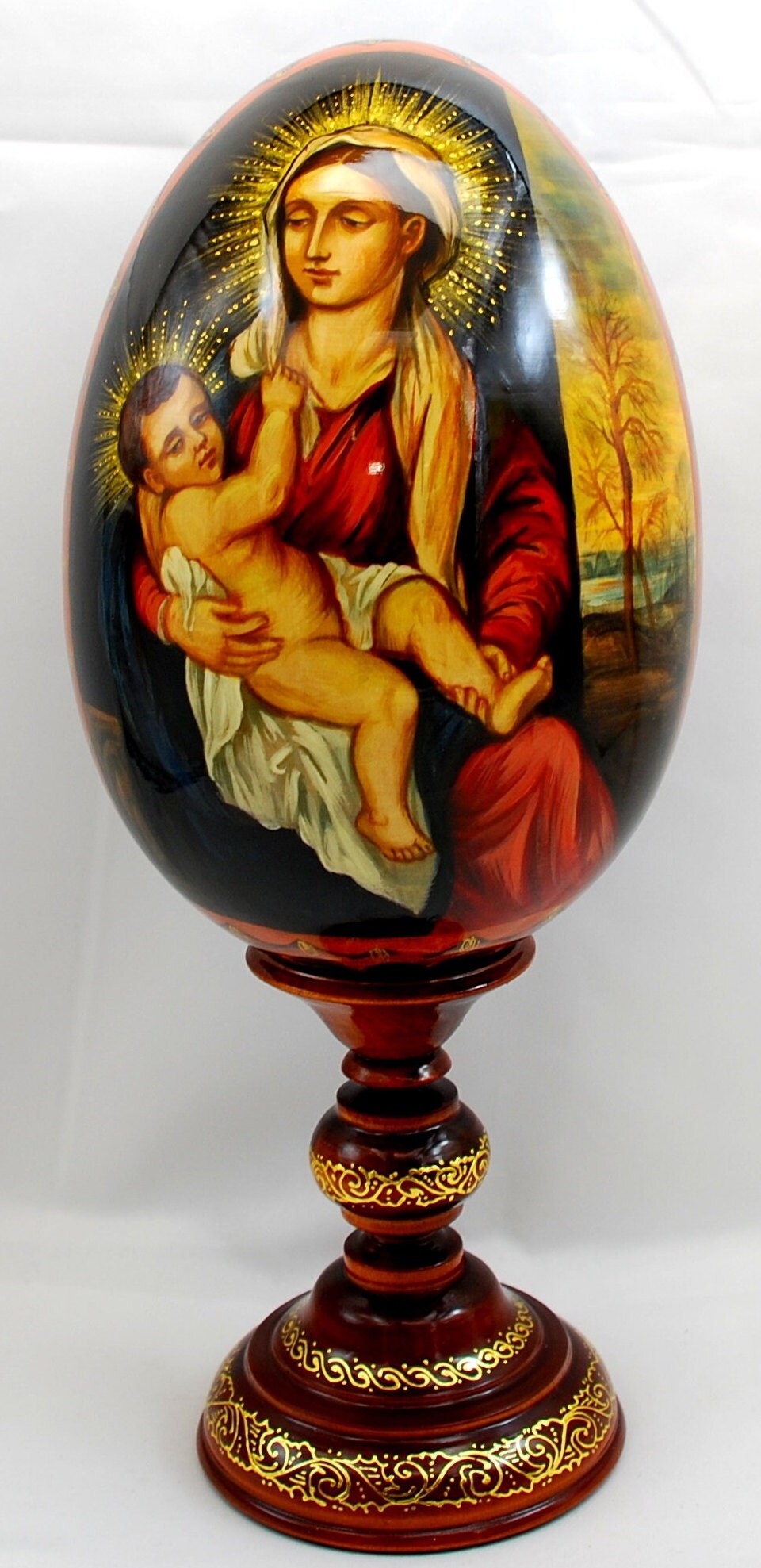 イースターエッグ 聖母子と聖ゲオルギオスの彫刻卵 イースター