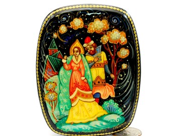 Jewelry lacguer box / Art style / Miniature / Motive story,- Russian fairy tale / For home decor/ Hand painted/ Collectible piece/ Oil paint