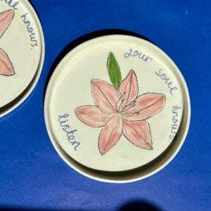 Lily Ceramic Plate – 15 cm Handmade Floral Plate – Ceramic Dessert Plate – Food Safe Pottery – Hand Painted Flower Dish image 3