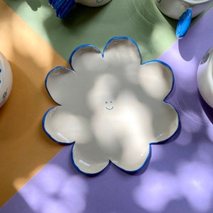 Handgemaakte keramische daisy plaat
