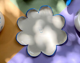 Handmade ceramic daisy plate