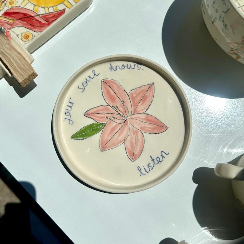 Lily Ceramic Plate – 15 cm Handmade Floral Plate – Ceramic Dessert Plate – Food Safe Pottery – Hand Painted Flower Dish image 1