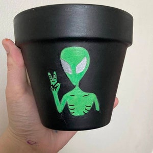 Glow in the dark Alien Pot