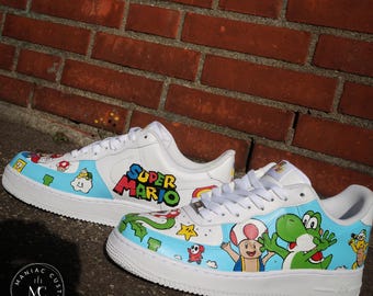 Handbemalte Super Mario Nike Air Force 1 Sneakers für Gamer Sammlerstück
