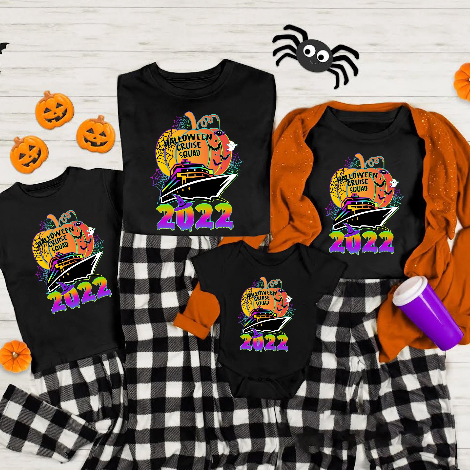 Discover Halloween Cruise Squad Kürbis Familie 2022 Halloween Cruise T-Shirt