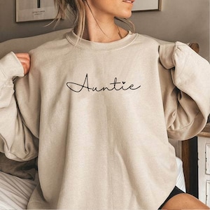 Auntie Sweatshirt,Aunt Pocket Shirt, Mother's Day Aunt Sweatshirt, Gift For Auntie, Aunt Sweatshirt, Minimalist Aunt Shirt