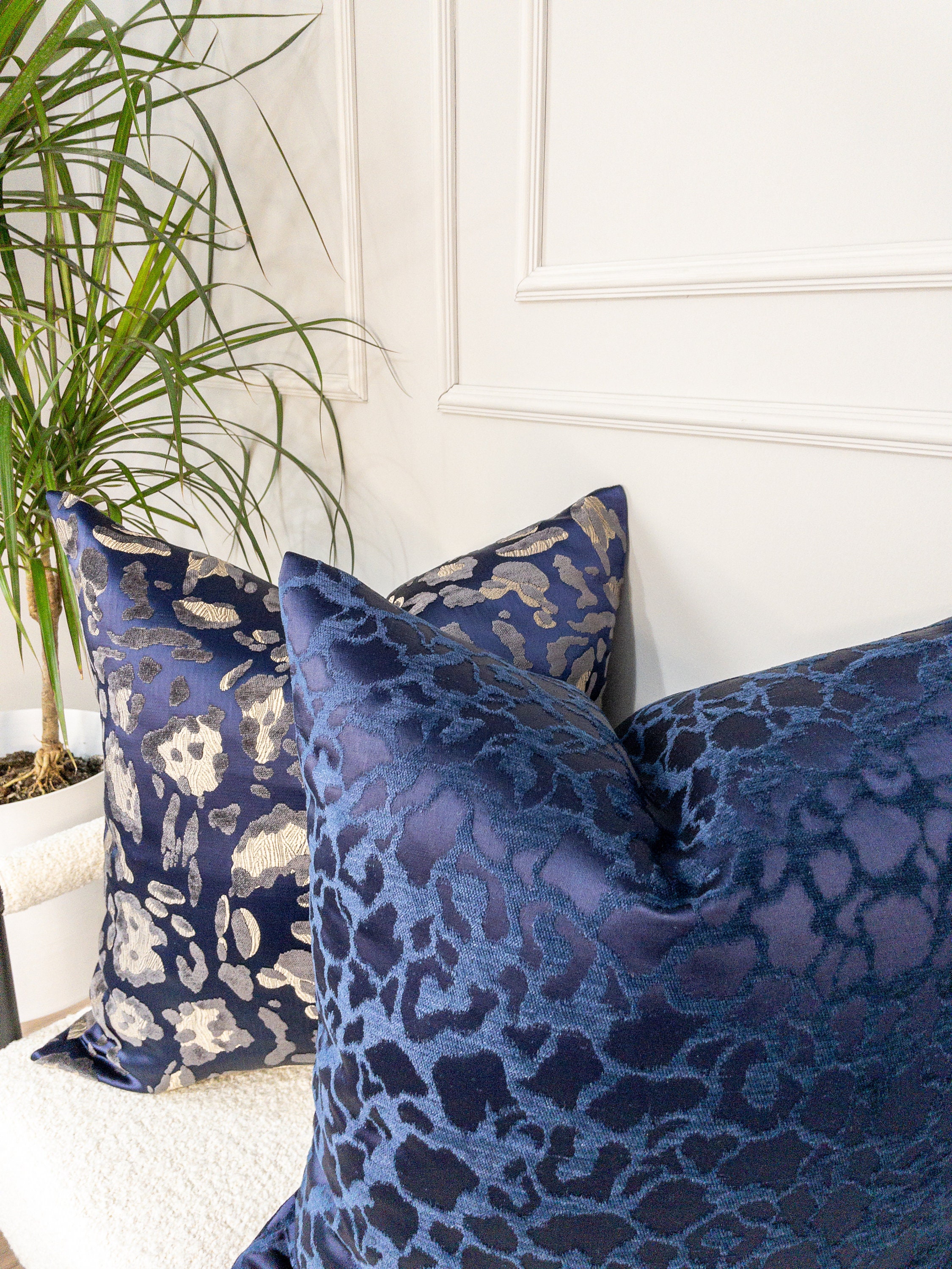Navy Blue Leopard Print Velvet Pillow Cover, Blue Animal Velvet Pillow