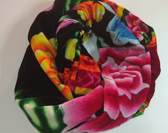 Velvet scarf with vivid floral patterns