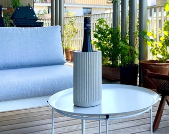Concrete wine cooler “Nordic” – Modern bottle cooler made of concrete, minimalist design for wine & sparkling wine, table decoration