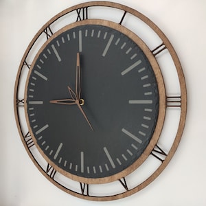 Orologio Da Tavolo Dal Design Contemporaneo Con Pannelli In Legno