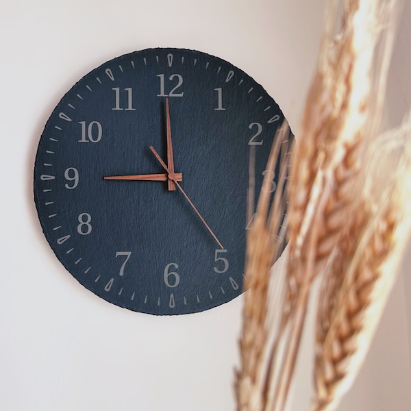 Horloge en ardoise 40 cm ou 35 cm « It'Slate - 12 » - avec aiguilles en bois véritable - silencieuse