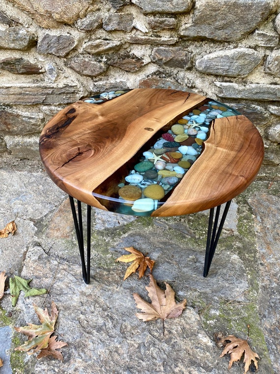 Mesa de decoración de guijarros Mesa de nogal Mesa de centro - Etsy España