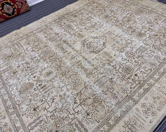 9x12 Cream Vintage Turkish Oushak Rug: Hand-Knotted Wool Area Rug