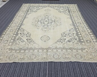 Oversized hand knotted vintage area rug for living room 8x10 feet // Turkish vintage cream rug