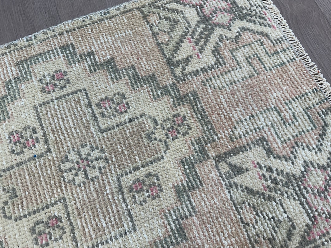 Door Math Rug - 17.32'' X 30.70'' Ft Small Vintage Door Math Rug ...